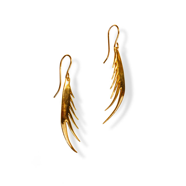 SMALL MANTIS FEATHER EARRINGS BRASS